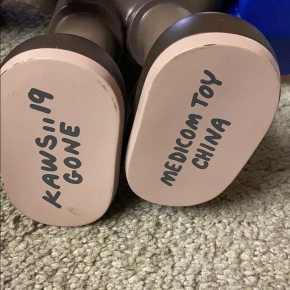 KAWS COMPANION ORIGINAL FAKE GENUINE MEDICOM TOY - Picture 4 of 6